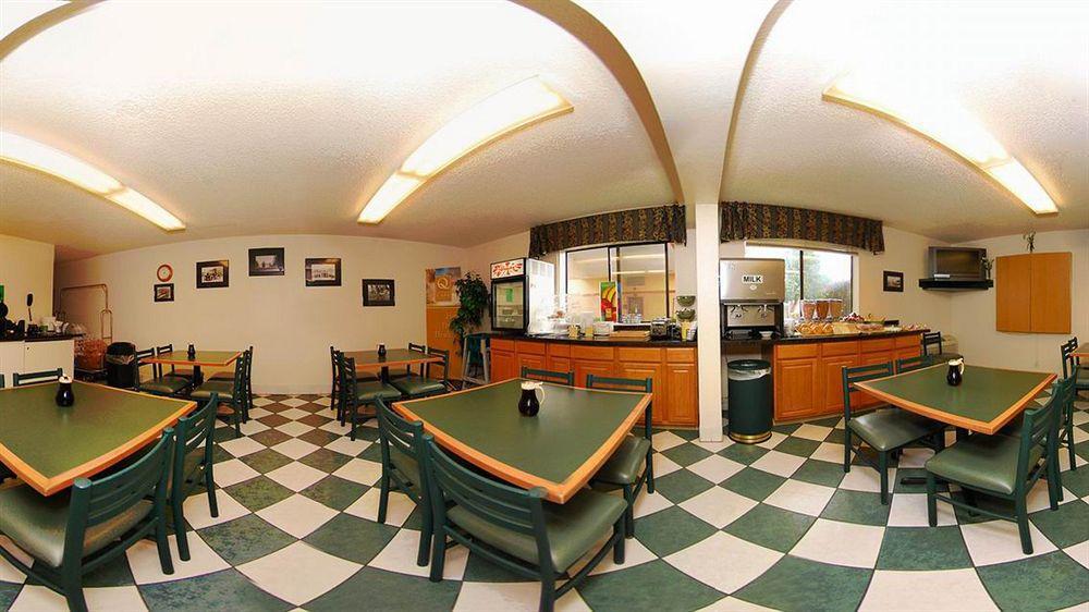 Quality Inn & Suites Medford Airport Экстерьер фото