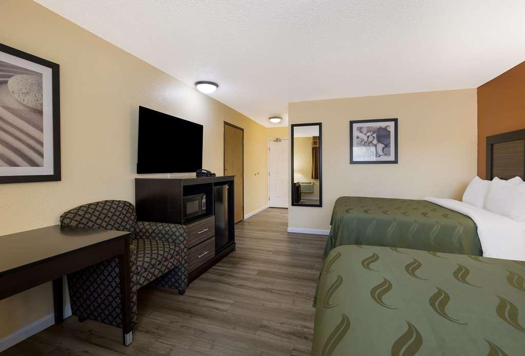 Quality Inn & Suites Medford Airport Номер фото
