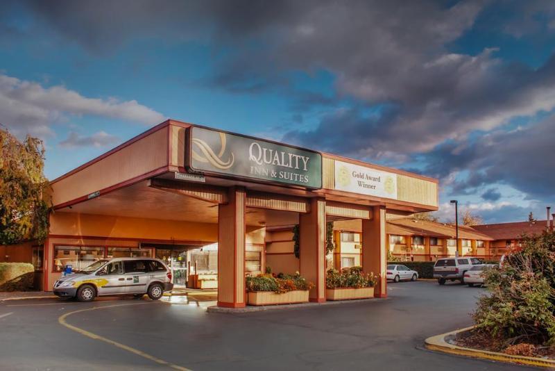 Quality Inn & Suites Medford Airport Экстерьер фото